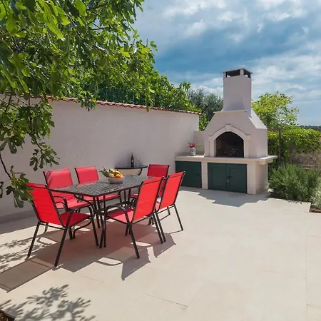 House With A Parking Space Kanica, - 17600 *