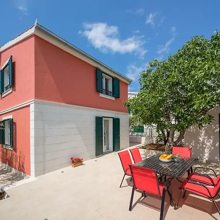 House With A Parking Space Kanica, - 17600 *