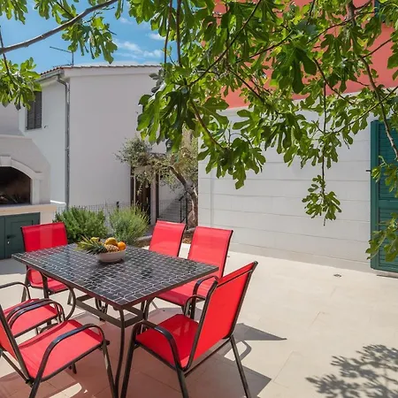 House With A Parking Space Kanica, - 17600 펜션