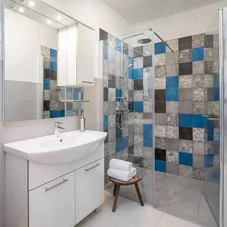 House With A Parking Space Kanica, - 17600 펜션 *