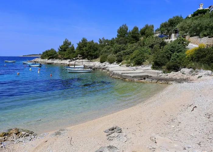 House With A Parking Space Kanica, - 17600 *