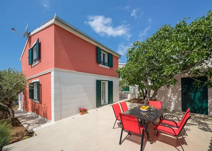 House With A Parking Space Kanica, - 17600 *