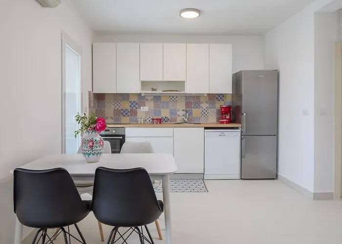 House With A Parking Space Kanica, - 17600 *