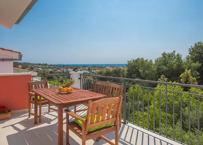 Vakantiehuis House With A Parking Space Kanica, - 17600