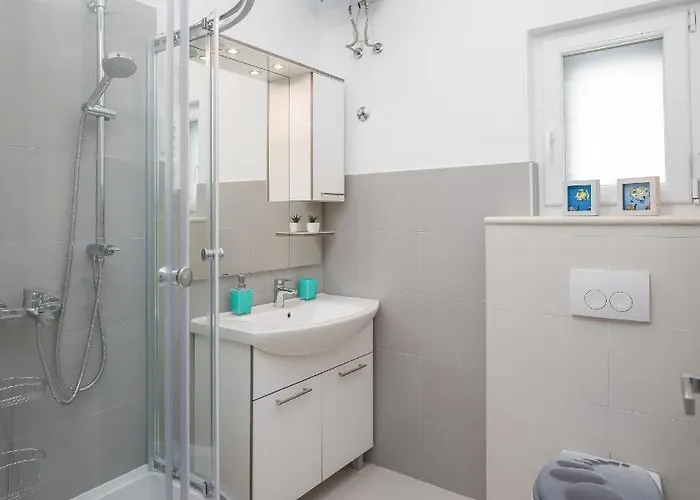 House With A Parking Space Kanica, - 17600 Vakantiehuis *