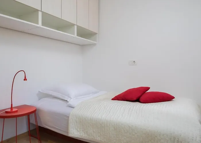 Vakantiehuis House With A Parking Space Kanica, - 17600 Rogoznica (Sibenik-Knin)